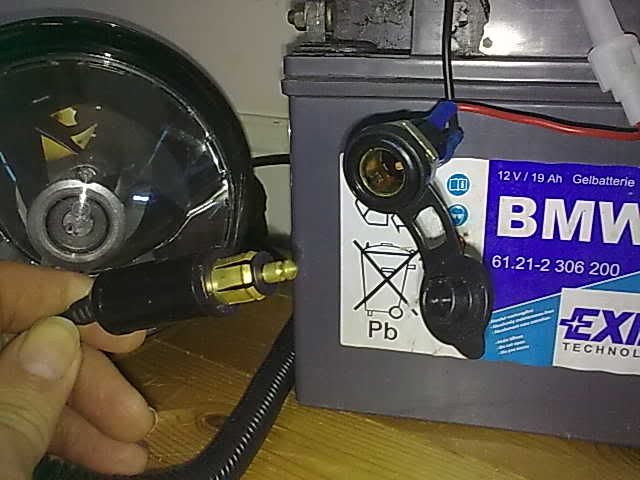 LightforcelampBMWplug.jpg